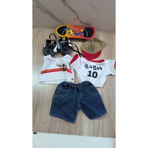 Build-A-Bear Workshop Skateboarder Outfit Set W/ Shoes & Hat - Picture 5 of 7